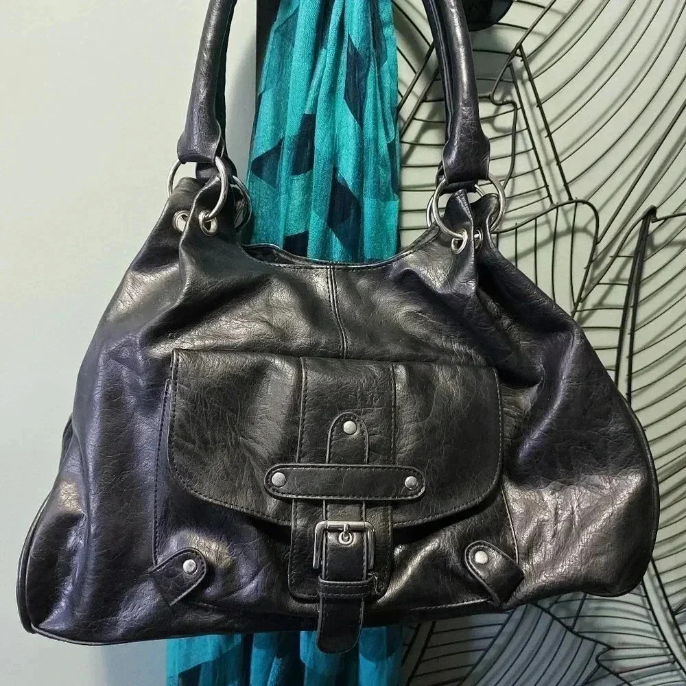 Black  handbag